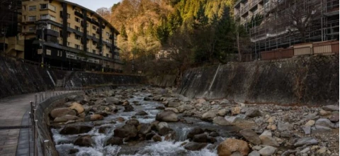 全国の湯どころの個性から着想